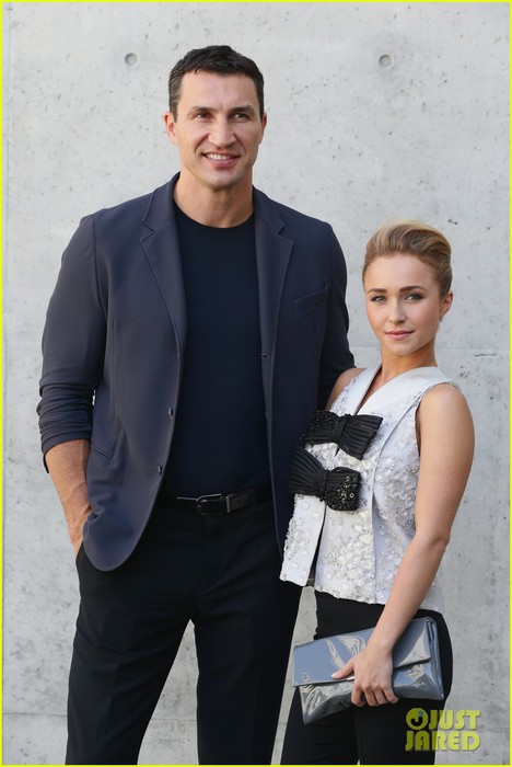 hayden-panettiere-wladimir-klitschko-giorgio-armani-fashion-show-03 (468x700, 66Kb)