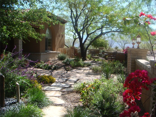 garden-walkway-casa-serena-landscape-designs-llc_2825 (636x477, 461Kb)