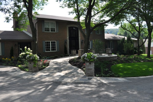 walkway-columns-front-patio-renaissance-landscape-group-inc_9356 (636x422, 275Kb)