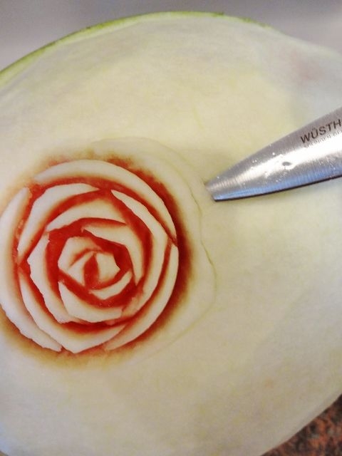 карвинг. розы из арбуза. салат из ананасов (49) (480x640, 154Kb)