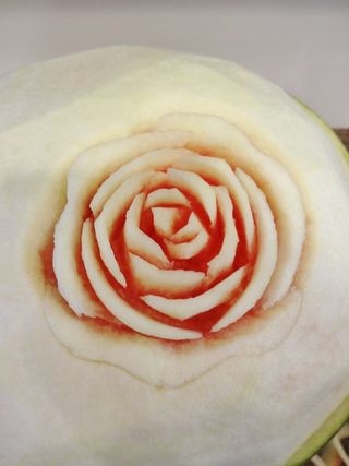карвинг. розы из арбуза. салат из ананасов (57) (320x427, 51Kb)