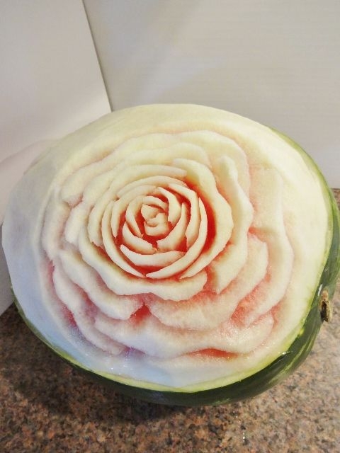 карвинг. розы из арбуза. салат из ананасов (63) (480x640, 175Kb)