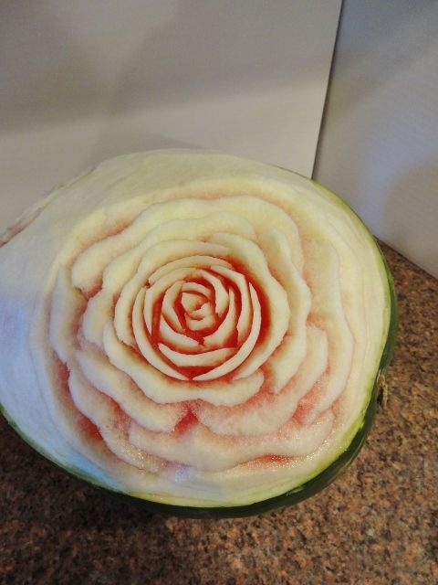 карвинг. розы из арбуза. салат из ананасов (65) (480x640, 178Kb)