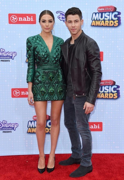 2015+Radio+Disney+Music+Awards+--smn19Q5YMl (415x600, 262Kb)