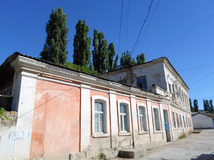 Бахчисарай школа. Синагога в Бахчисарае. Бахчисарай советское здание. Синагога в Старом городе Бахчисарая. Бахчисарай Бахчисарайская детская музыкальная школа.