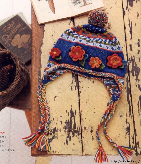Теплая шапочка с орнаментом и цветочками крючком (4) (591x689, 395Kb)