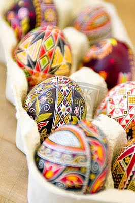 Easter - Easter decor - holiday decorating - decor - easter bunny - easter egg - easter eggs - ornately painted easter eggs via pinterest (266x400, 28Kb)