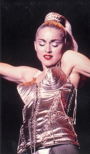 4497432_madonna1990blondambitiontour (300x514, 38Kb)