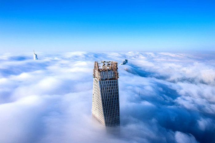 a-blaze-with-light-dubai-in-fog-sebastian-opitz-11 (700x466, 52Kb)