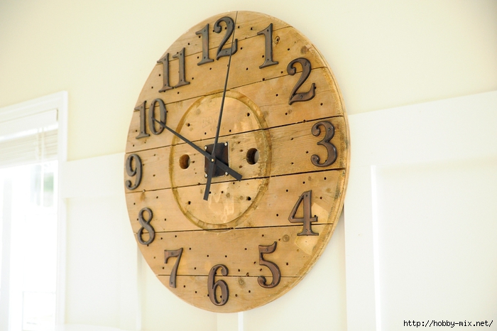 oversized-wall-clock-wooden-cable-spool-3 (700x466, 192Kb)