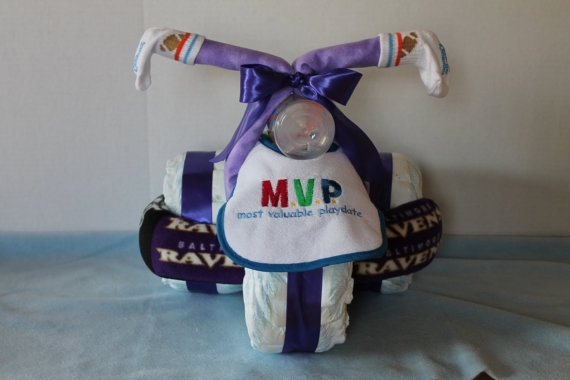 Мотоцикл из памперсов - лучший подарок для новорожденного. Мастер-класс (30) (570x380, 94Kb)