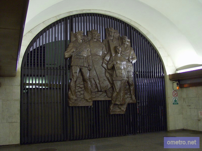 Метро ломоносовская санкт петербург. Елизаровская станция метро Санкт-Петербург. Станция метро Ломоносовская в Санкт-Петербурге. Станция метро Ломоносовская Питер. Станция метро Ломоносова.