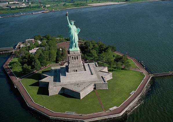 США статуя Свободы (597x420, 199Kb)