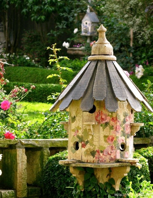 decorated birdhouse (500x646, 296Kb)