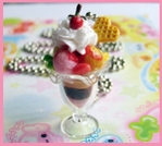  Ice_Cream_Parfait_Necklace_1_by_cherryboop (600x538, 138Kb)