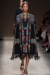 Превью valentino-rtw-ss20140-runway-01_120209614542 (466x700, 231Kb)
