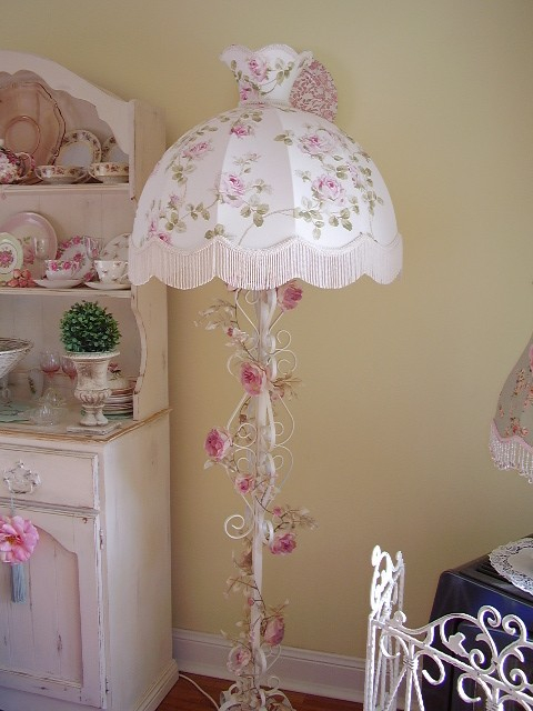 cabbage rose floor lamp (480x640, 221Kb)