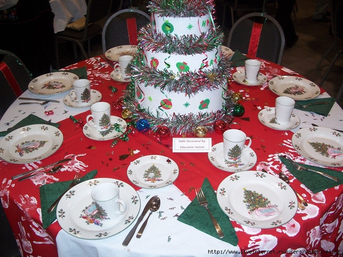 decorated-christmas-table-1 (700x525, 355Kb)