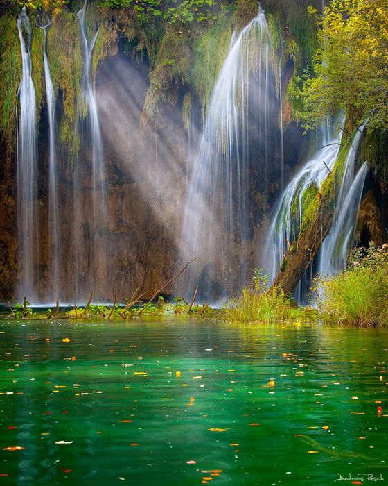  Plitvice Magic  Andreas Resch (560x700, 100Kb)