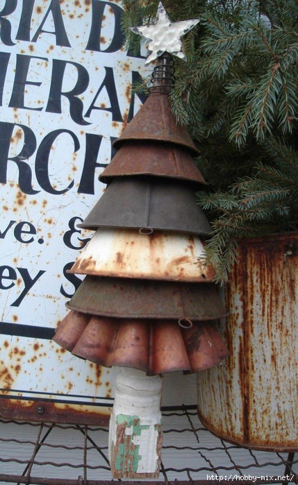 Alternative-Christmas-tree-ideas-tree-from-metal-funnel (429x700, 283Kb)