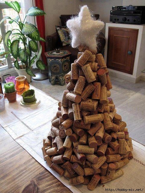 Alternative-Christmas-tree-ideas-tree-from-wine-corks (481x640, 243Kb)