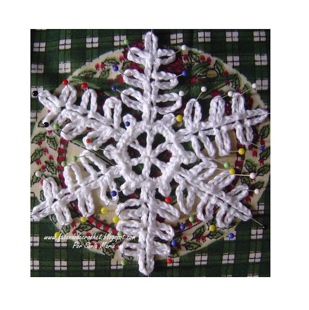 Рождественская звезда и снежинки из пряжи (7) (638x640, 293Kb)