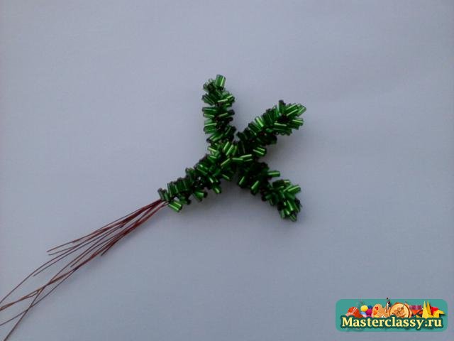 Пошаговое плетение новогодней елочки из бисера