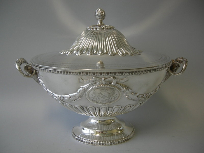 nelson__and__nelson_antiques_regal_sterling_silver_soup_tureen_1259194947196 (700x525, 171Kb)