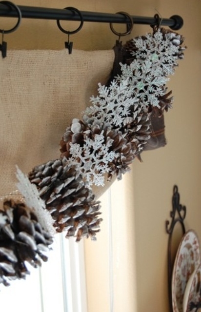 how-to-use-snowflakes-in-winter-decor-ideas-6 (412x640, 141Kb)