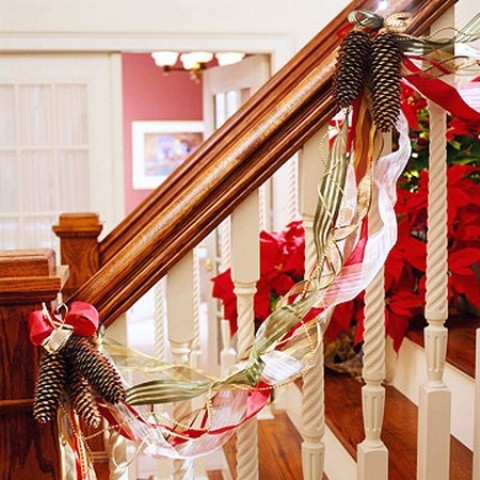 Дизайн интерьера. Потрясающие идеи украшения лестниц к Рождеству (30) (480x480, 169Kb)