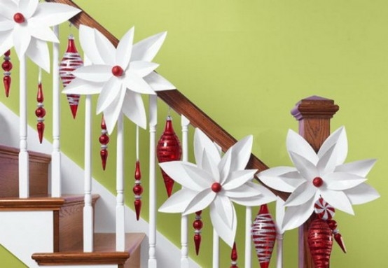 Дизайн интерьера. Потрясающие идеи украшения лестниц к Рождеству (50) (554x383, 99Kb)