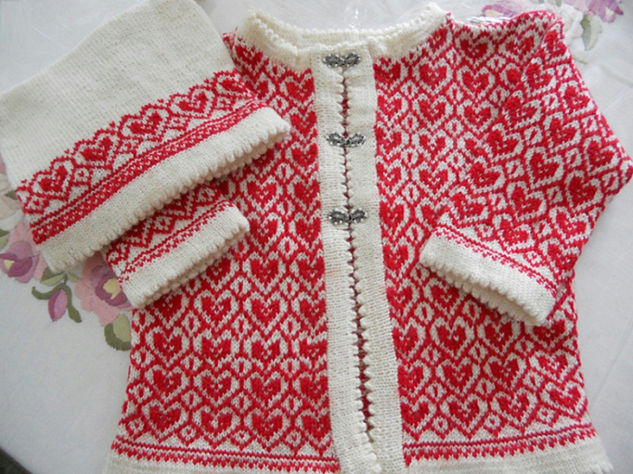 17505 Cardigan, pants, mittens, scarf, and patterned cap by Olaug Kleppe (700x524, 526Kb)