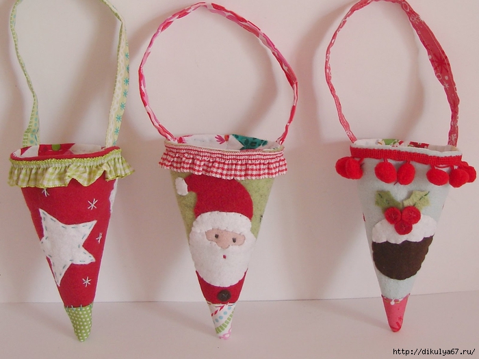 Christmas ornaments gift cones1 (700x525, 219Kb)