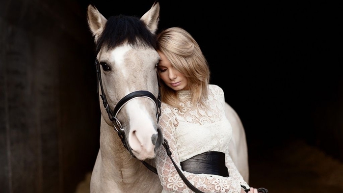 http://img1.liveinternet.ru/images/attach/c/9/108/233/108233395_horsesandgirls16.jpg