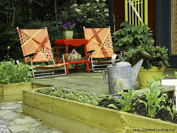 backyard-garden-shed-wooden-deck-sitting-area (600x450, 270Kb)
