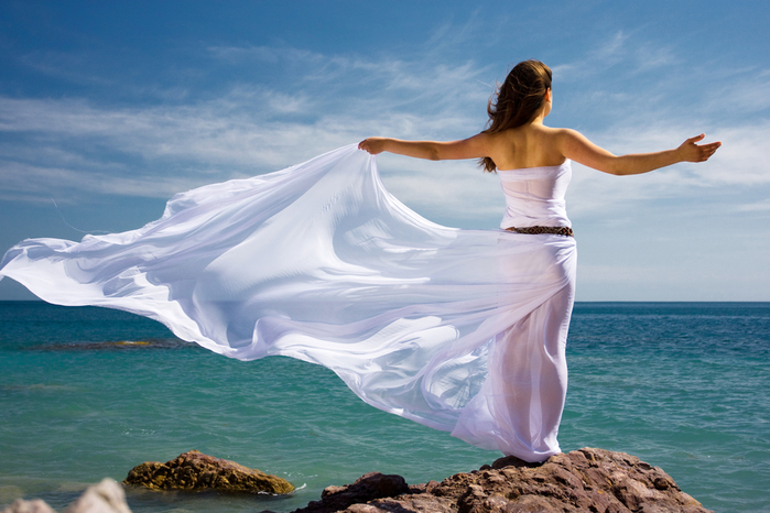 photo-woman-in-breeze-freedom (700x466, 288Kb)