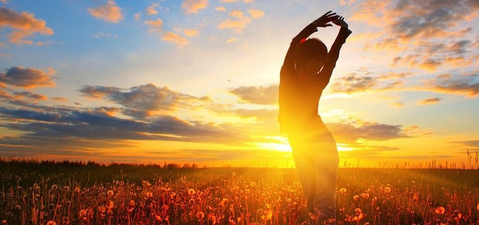 SpiritualWomanManDandelionFieldSunset-850x400 (700x329, 257Kb)