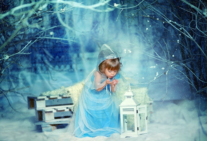 4733321_girl_blue_cute_winter_abstract_photography_hdwallpaper1877176 (700x480, 249Kb)