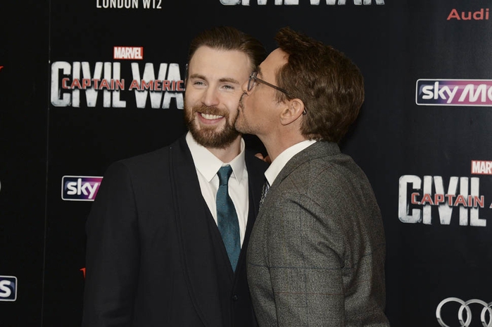 captain-america-london-26apr16-02 (700x465, 158Kb)
