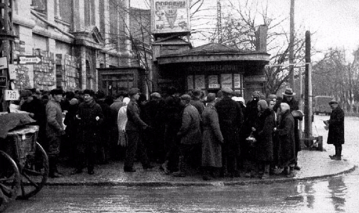 Симферополь в #годы #оккупации. 1941-19442 (700x415, 226Kb)