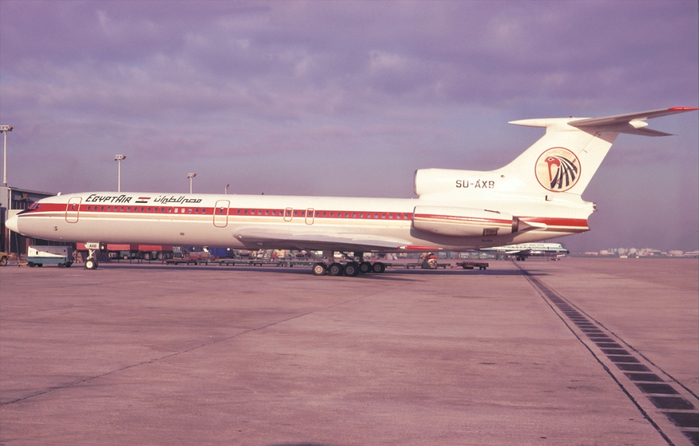 1974EgyptAir_Tupolev_Tu-154_SU-AXB (700x446, 297Kb)