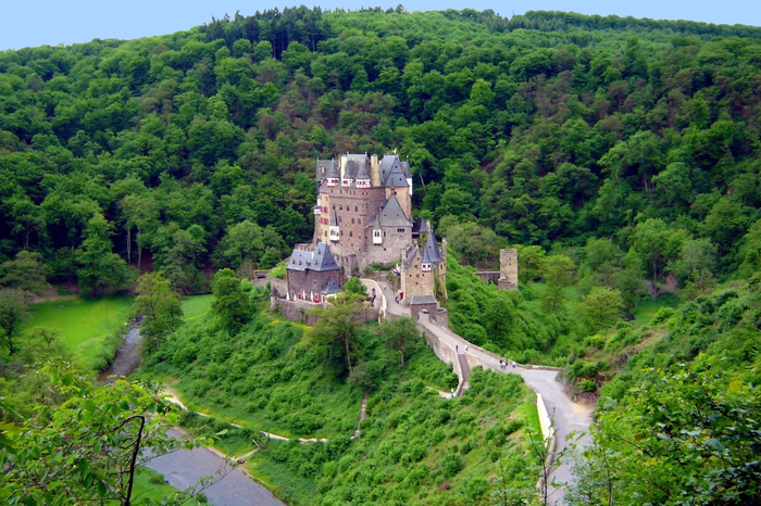 The Eltz Castle Germany 20 (700x466, 490Kb)