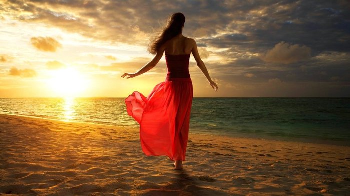 wallpaper-sunset-beach-sky-beautiful-girl-naturewomen-wallpapers (700x393, 53Kb)