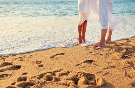 1500280144_happy-love-romantic-couple-people-kiss-love-the-pair-beach-sea-sand-800 (1) (560x367, 97Kb)