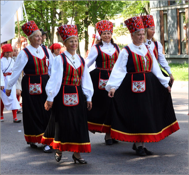 Национальные костюмы эстония
