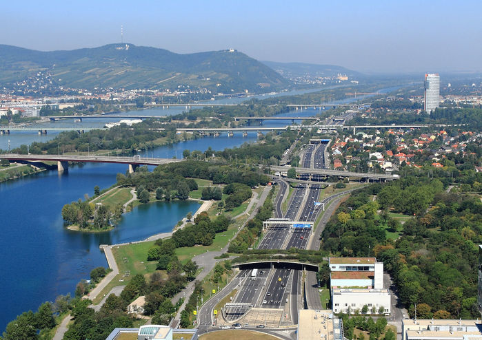 Wien_-_Donauuferautobahn (900x694, 105Kb)