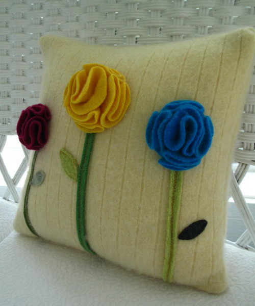 6226115_recycledsweaterpillowsdecorating12 (500x600, 68Kb)