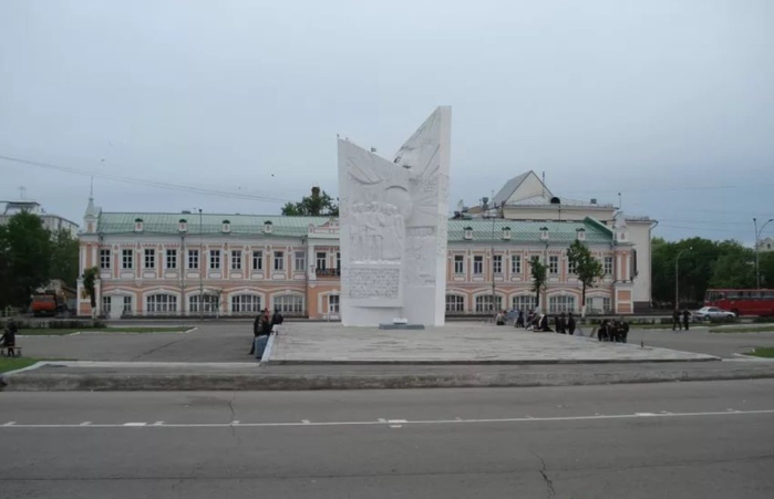 Площадь революции в вологде