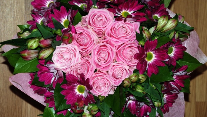 roses_flowers_bouquets_composition_design_41162_960x544 (700x396, 177Kb)