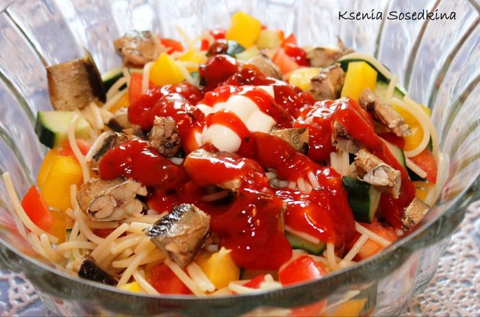 6027981_Salat_Nudeln_und_Fisch_22 (700x462, 68Kb)